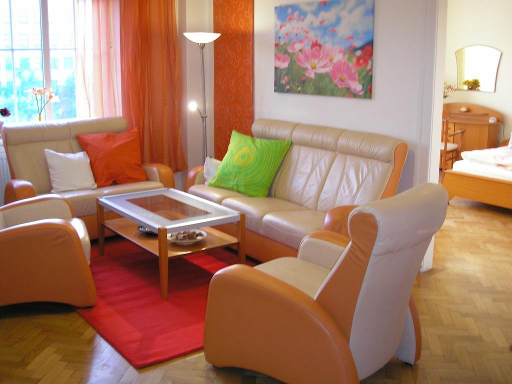 Apartment Accommodation Up To 17 Bratislava Exteriér fotografie